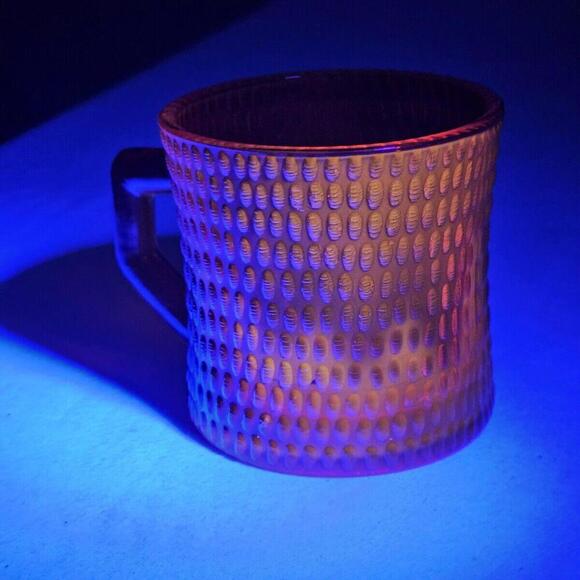 Set of 4 Vintage Mid Century Ruby Red Amberina Hobnail Cup Mug UV Light Reactive - Picture 10 of 11